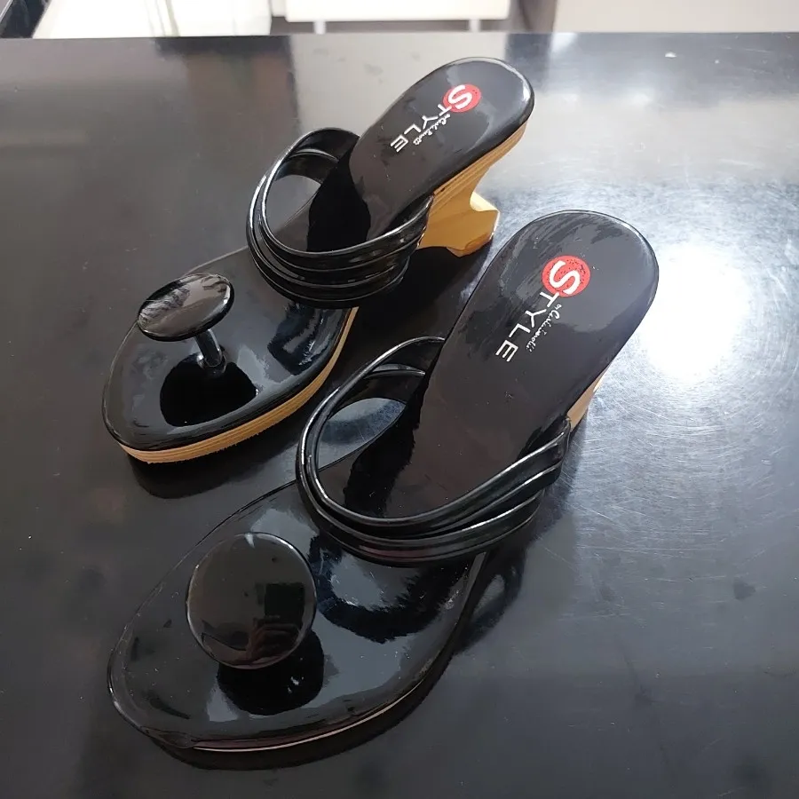 صندل زنانه STYLE CLASSIC