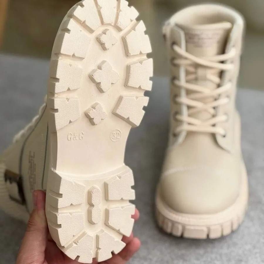 بوت اسپرت بچگانه