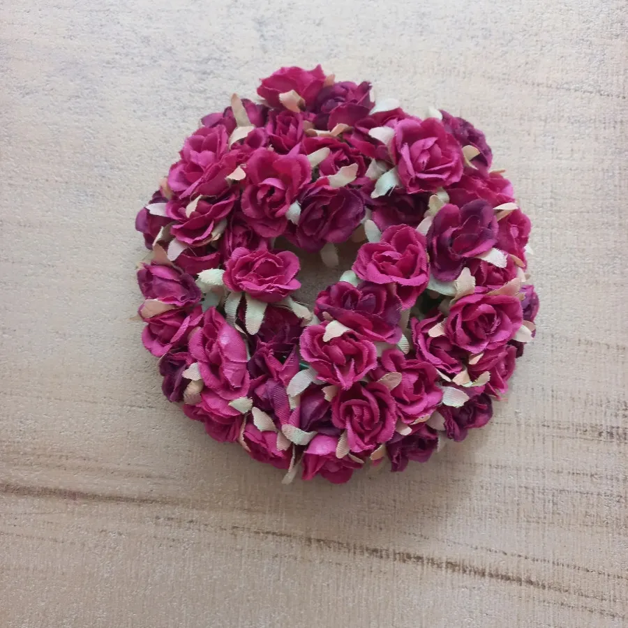 گل آویز پشت در