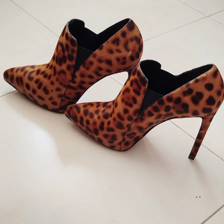 پاشنه دار پلنگی ninewest