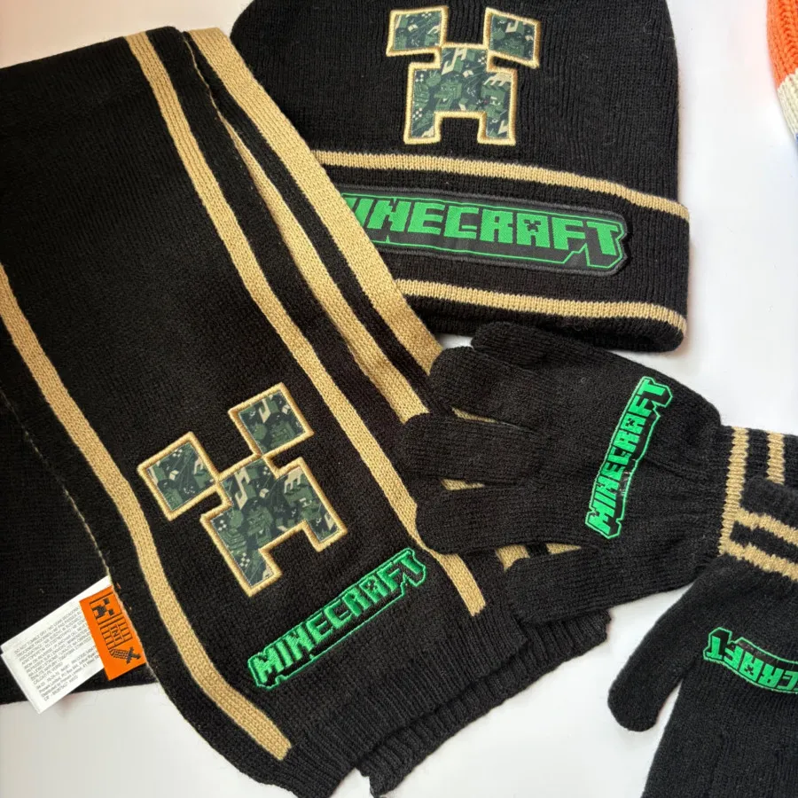 کلاه و شالگردن بافت