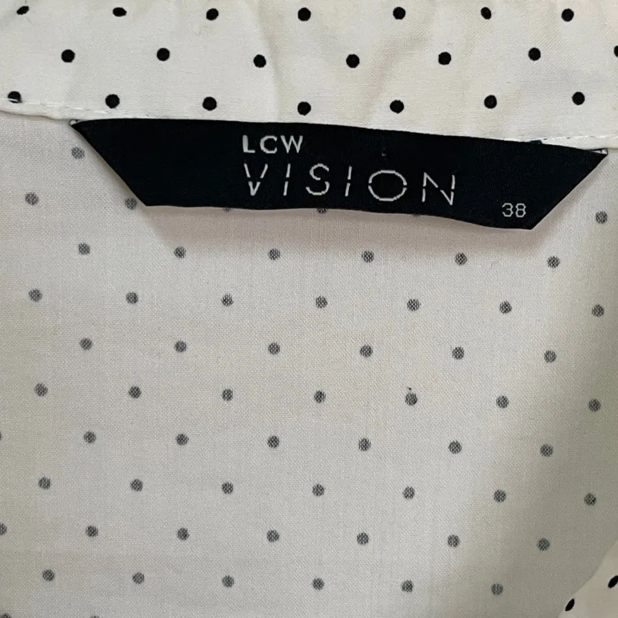 شومیز خالخالی