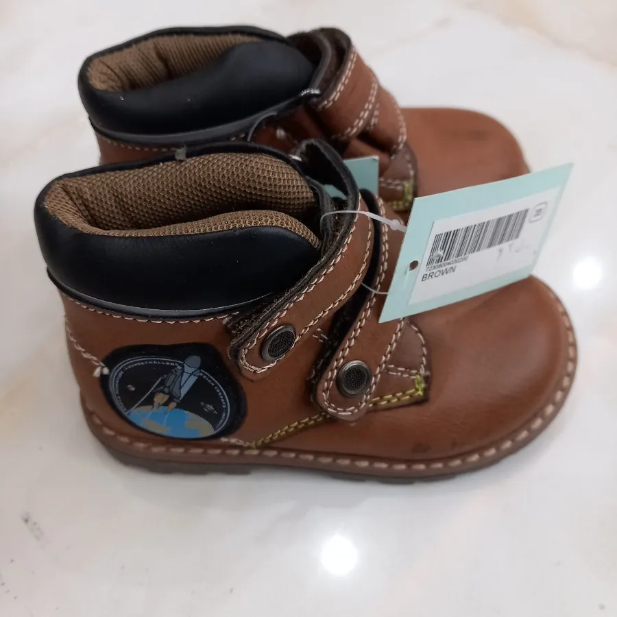 بوت بچه گانه