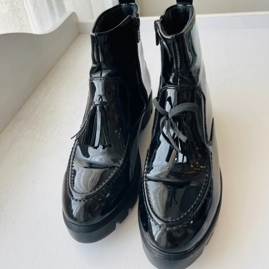 نیم بوت ورنی