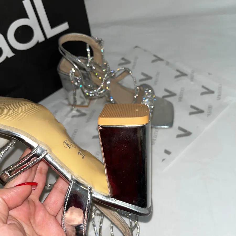 کفش مجلسی نقره ای