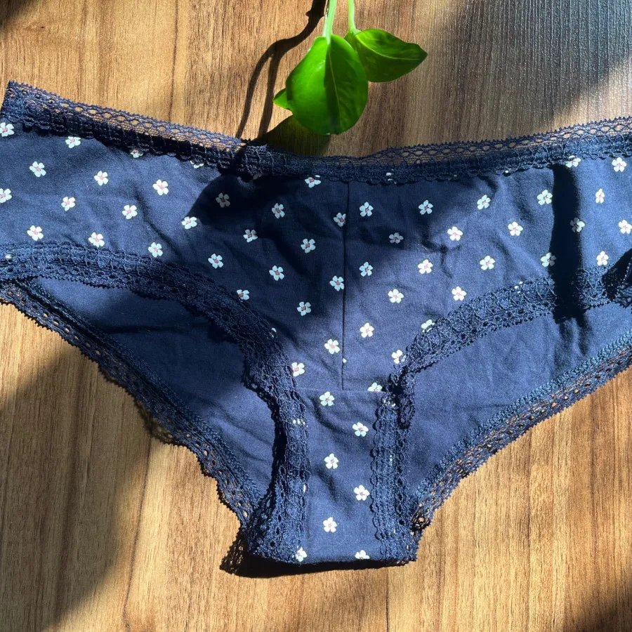 شورت نخی سه عددی