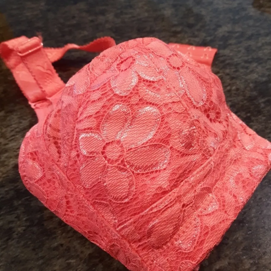 سوتین ایزابلا