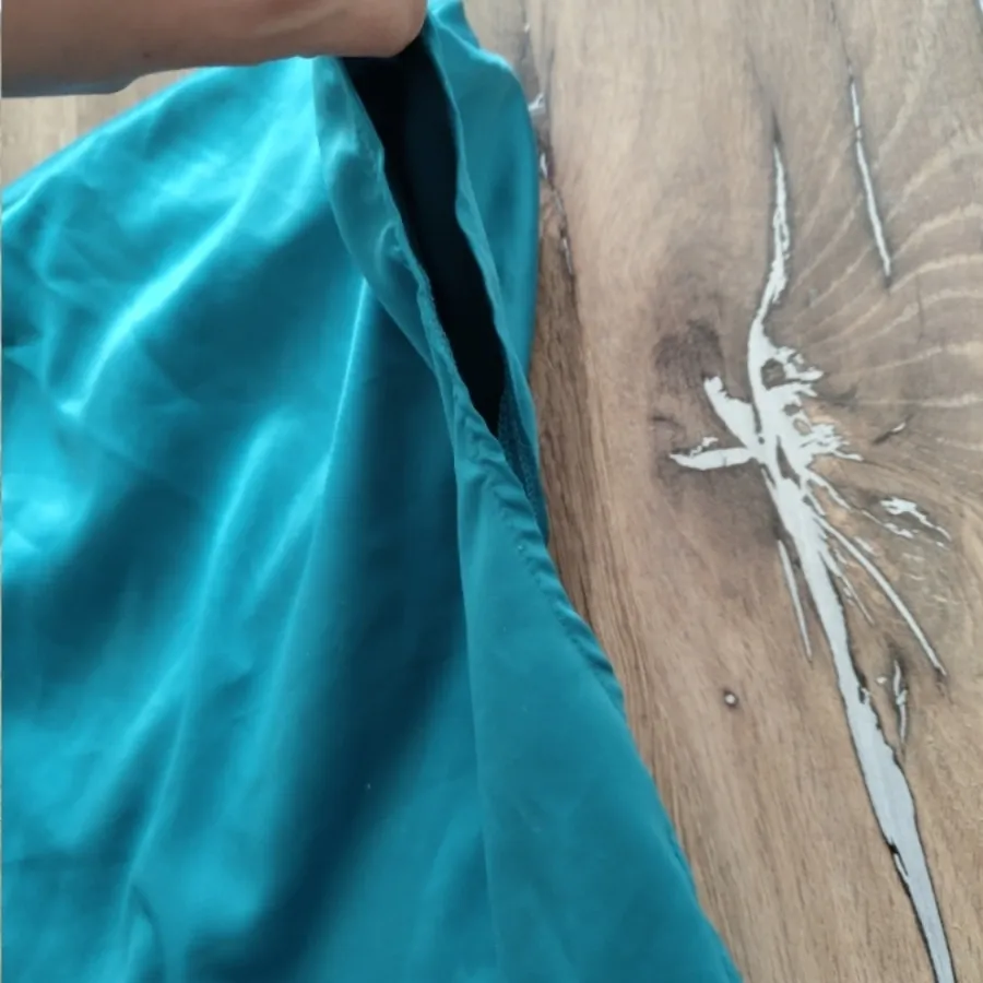 بلوز ساتن یقه قایقی