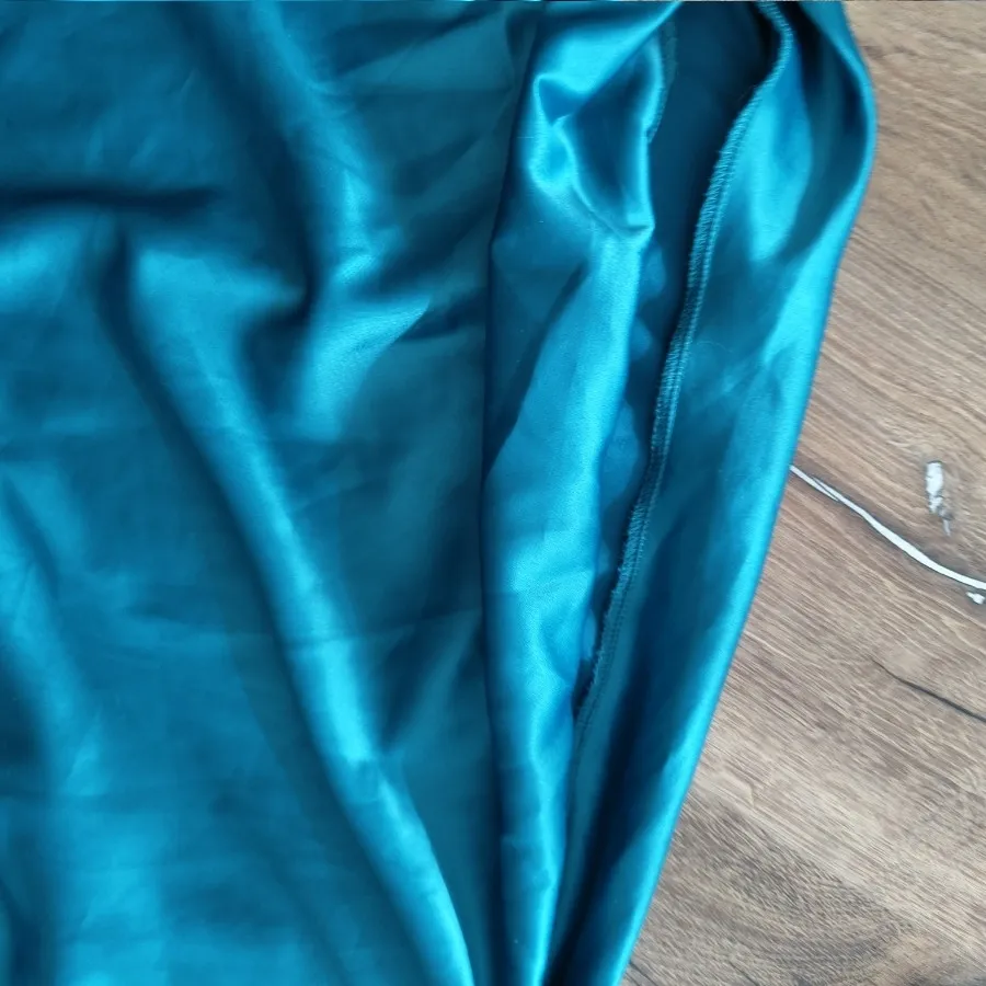 بلوز ساتن یقه قایقی