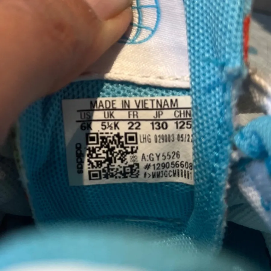 کتونی آدیداس مارول