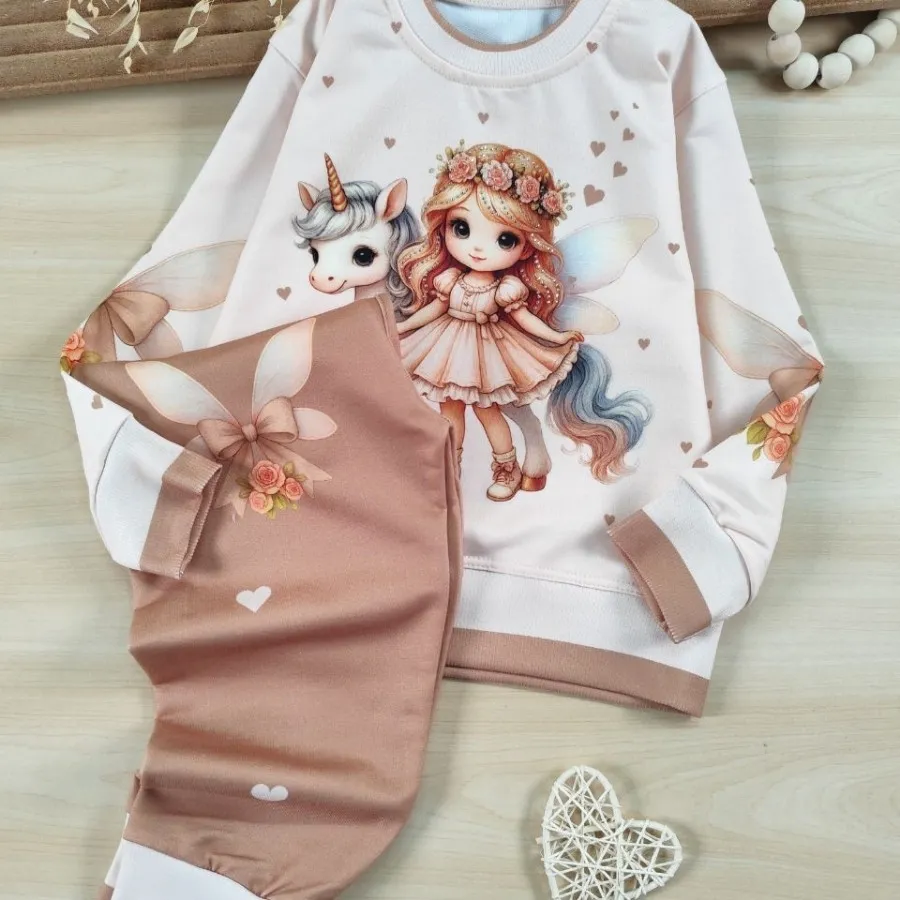 دختر مو نگینی و اسب تک شا