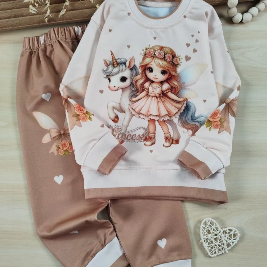 دختر مو نگینی و اسب تک شا