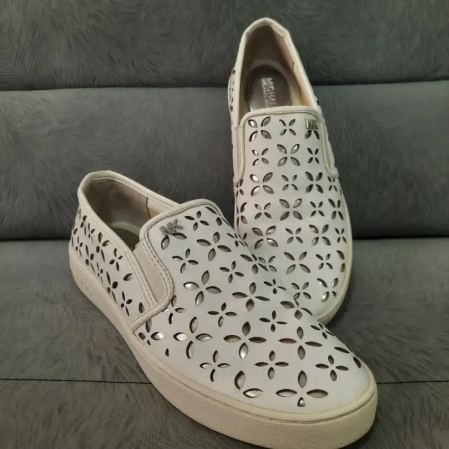 کفش مایکل کورس