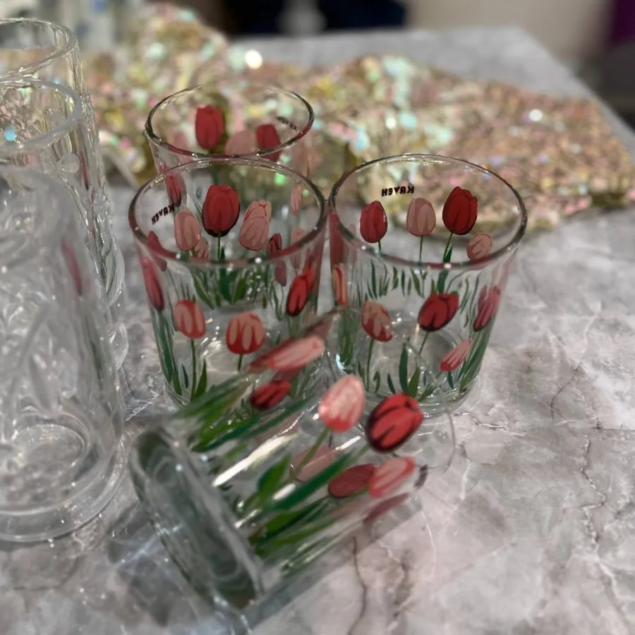 لیوان گل لاله