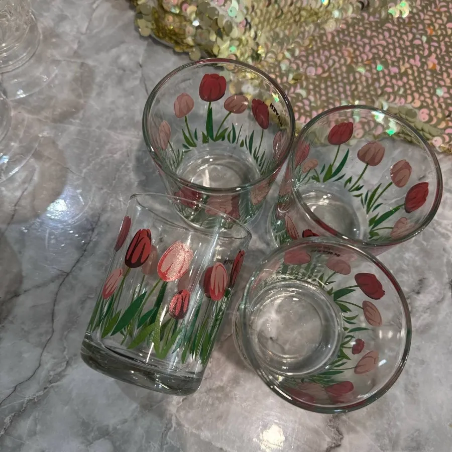 لیوان گل لاله