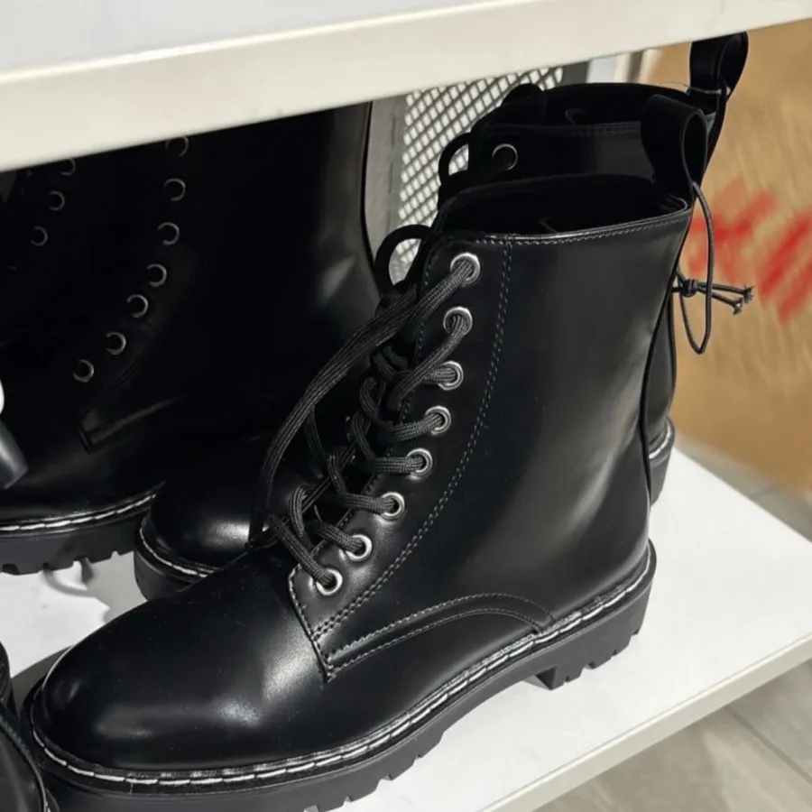 بوت زنانه چرم