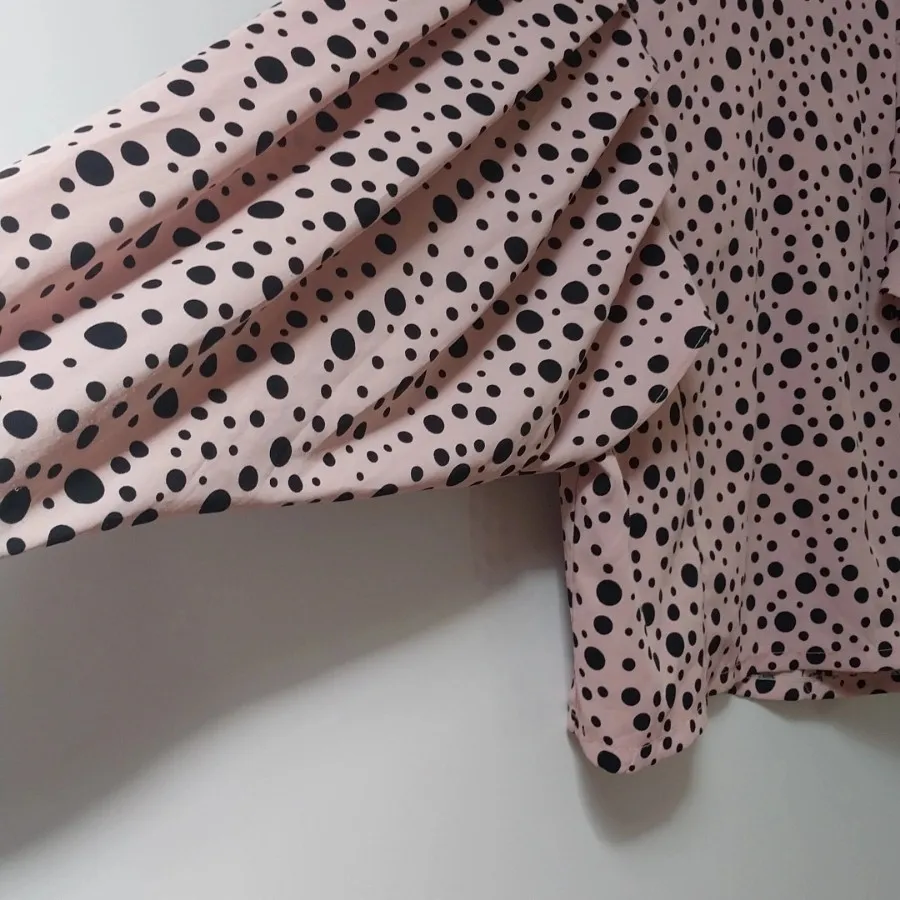 شومیز خال خالی