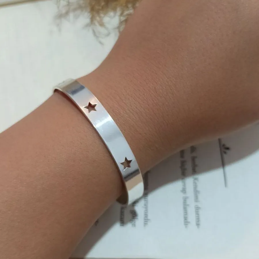 دستبند جذاب و زیبا