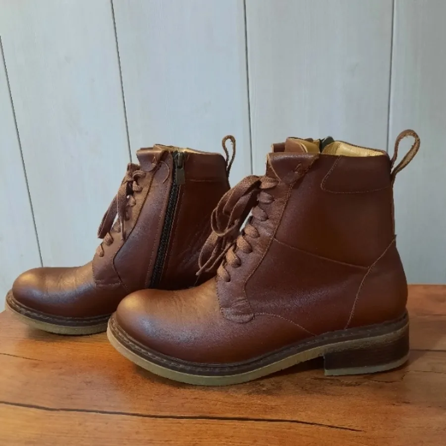 نیم بوت چرم