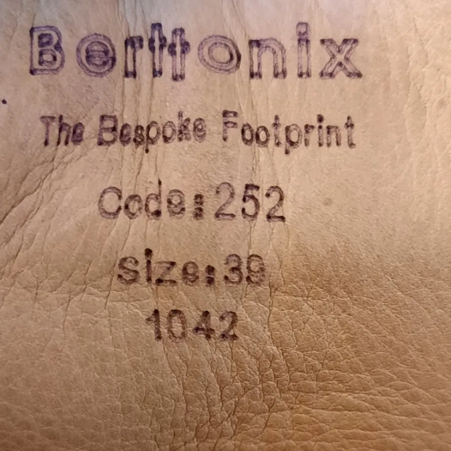 نیم بوت چرم