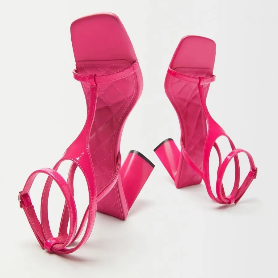 کفش پاشنه بلند