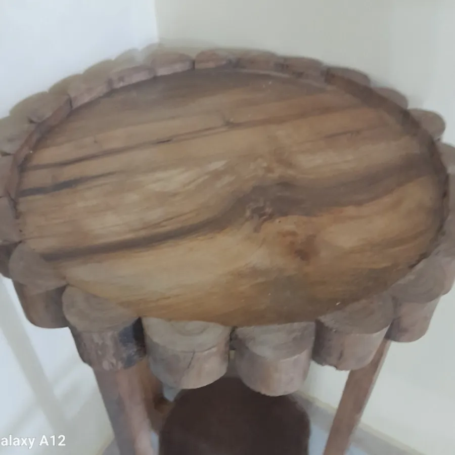 میز یا استند گلدان