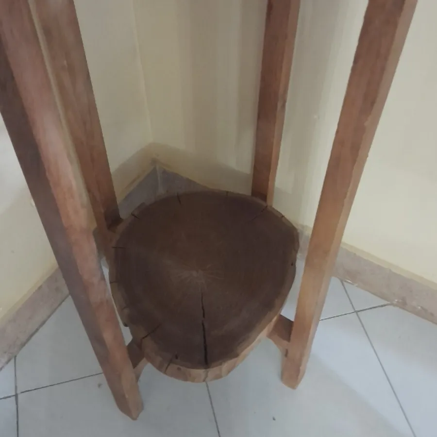 میز یا استند گلدان