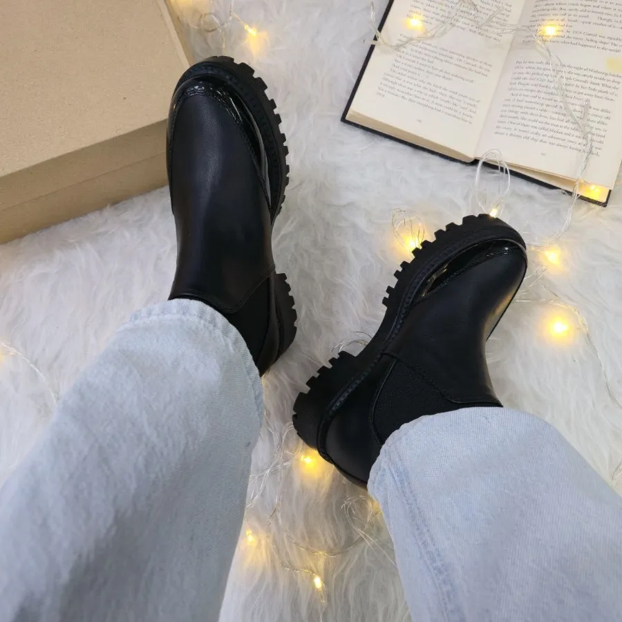 بوت مدل مادام