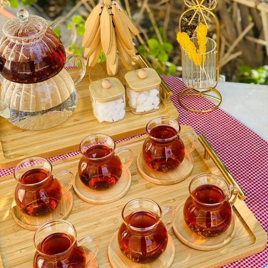 سینی و زیرلیوانی