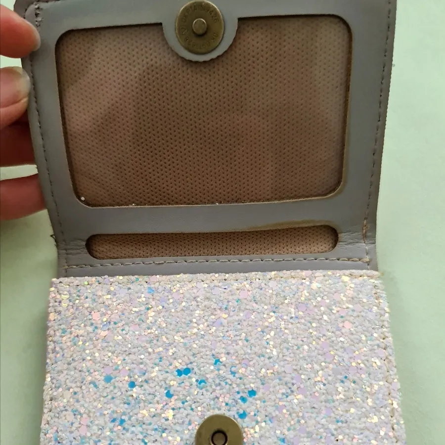 کیف پول اکلیلی