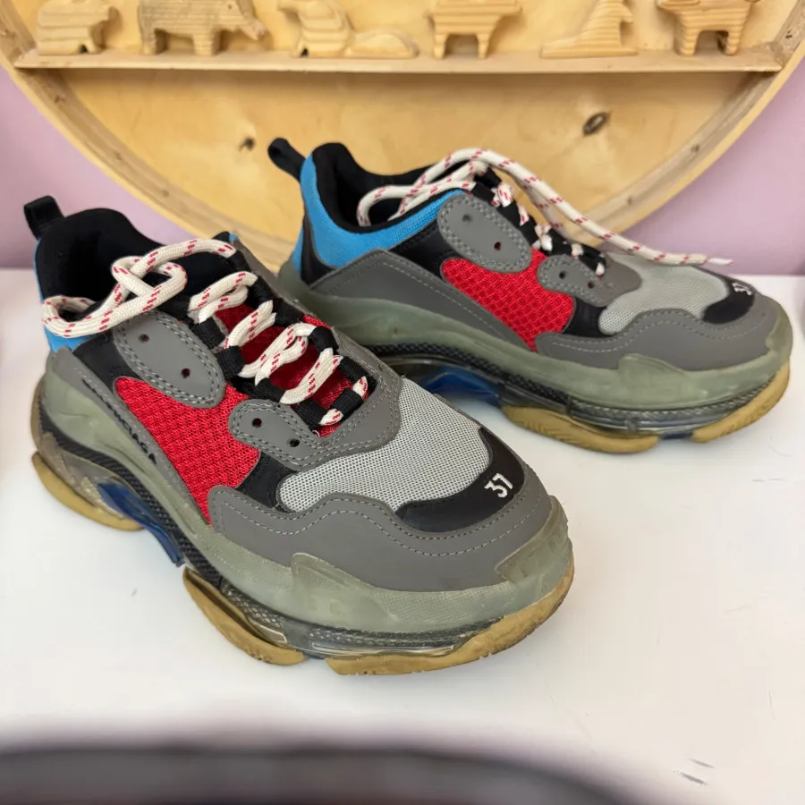 کتونی بالنسیاگا