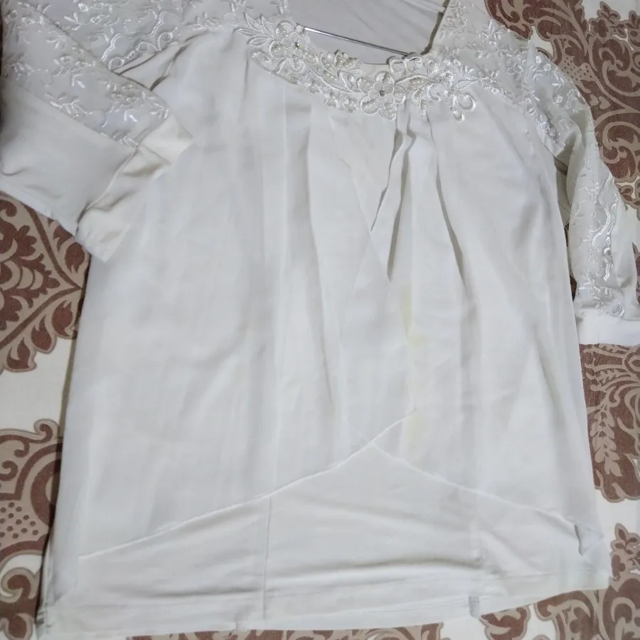 بلوز سفید
