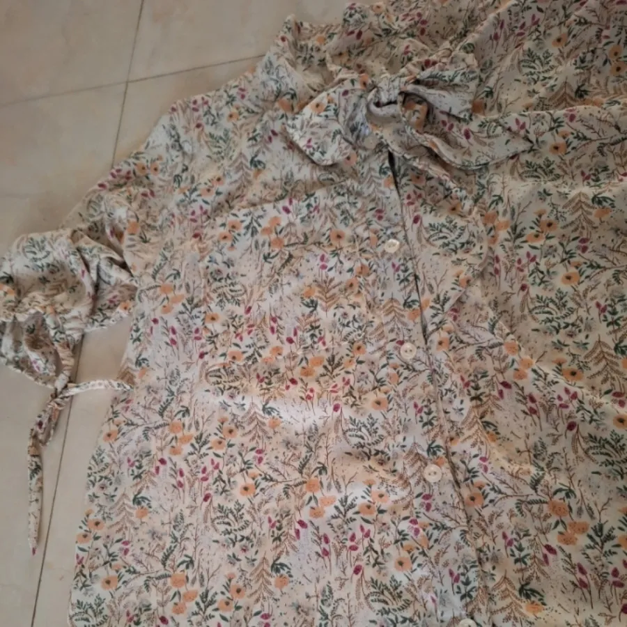 شومیز یقه کرواتی