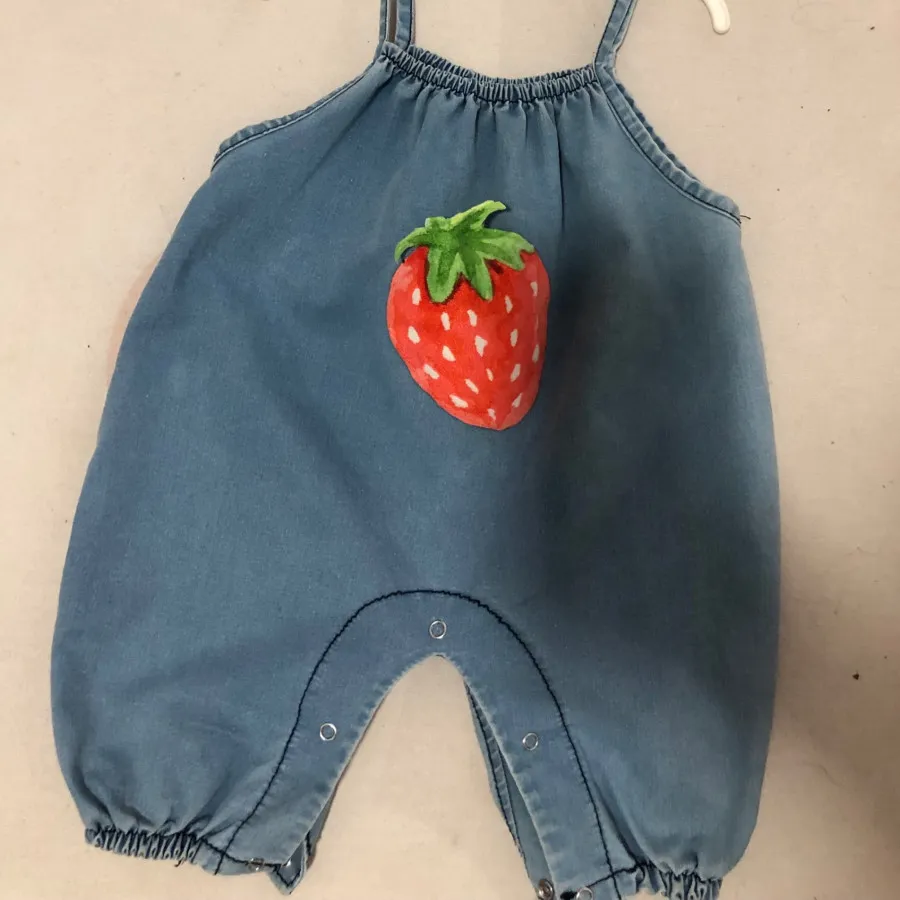 بیلر جین توت فرنگی