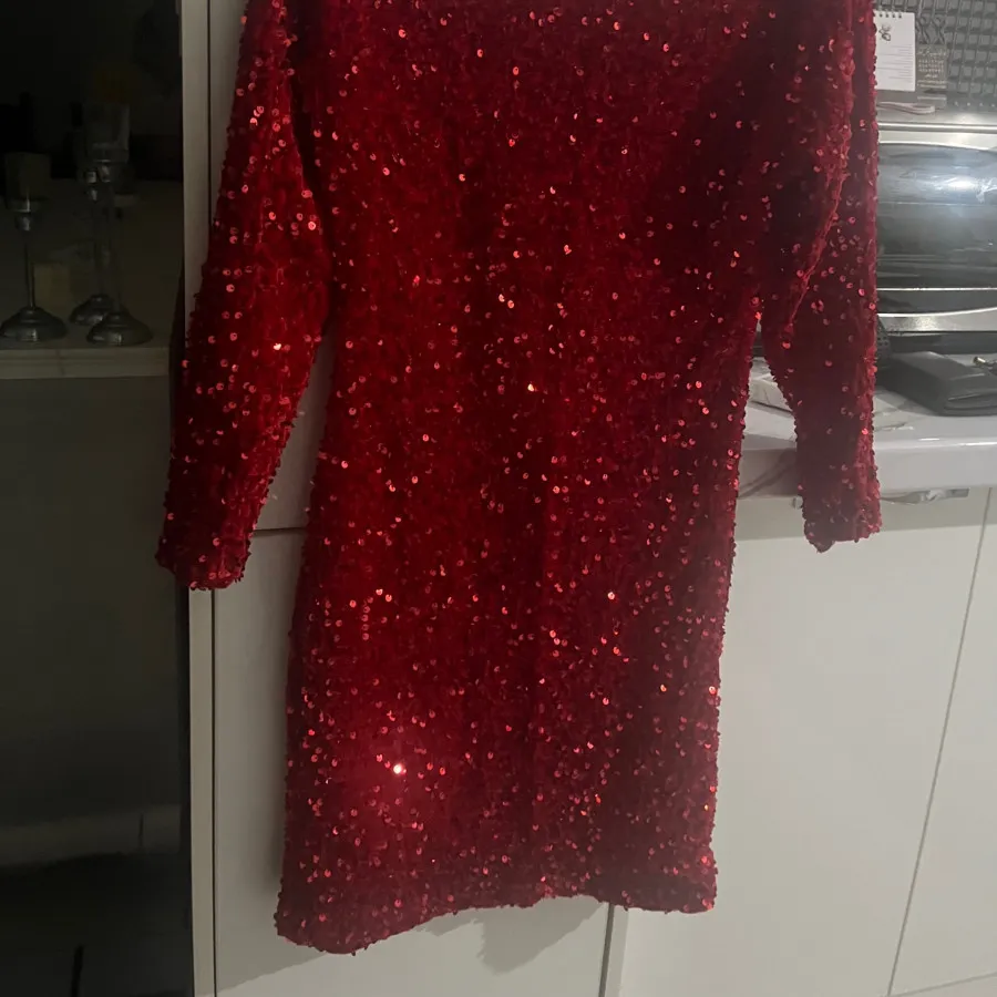 پیراهن مخمل قرمز