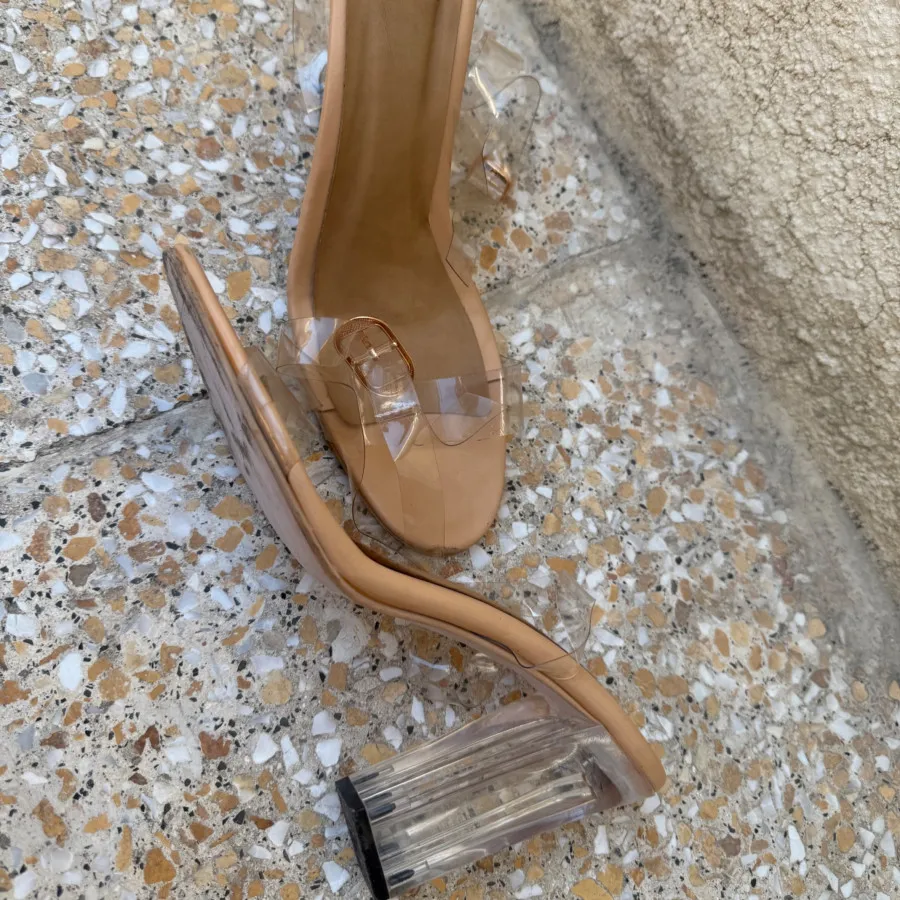 کفش شیشه ای