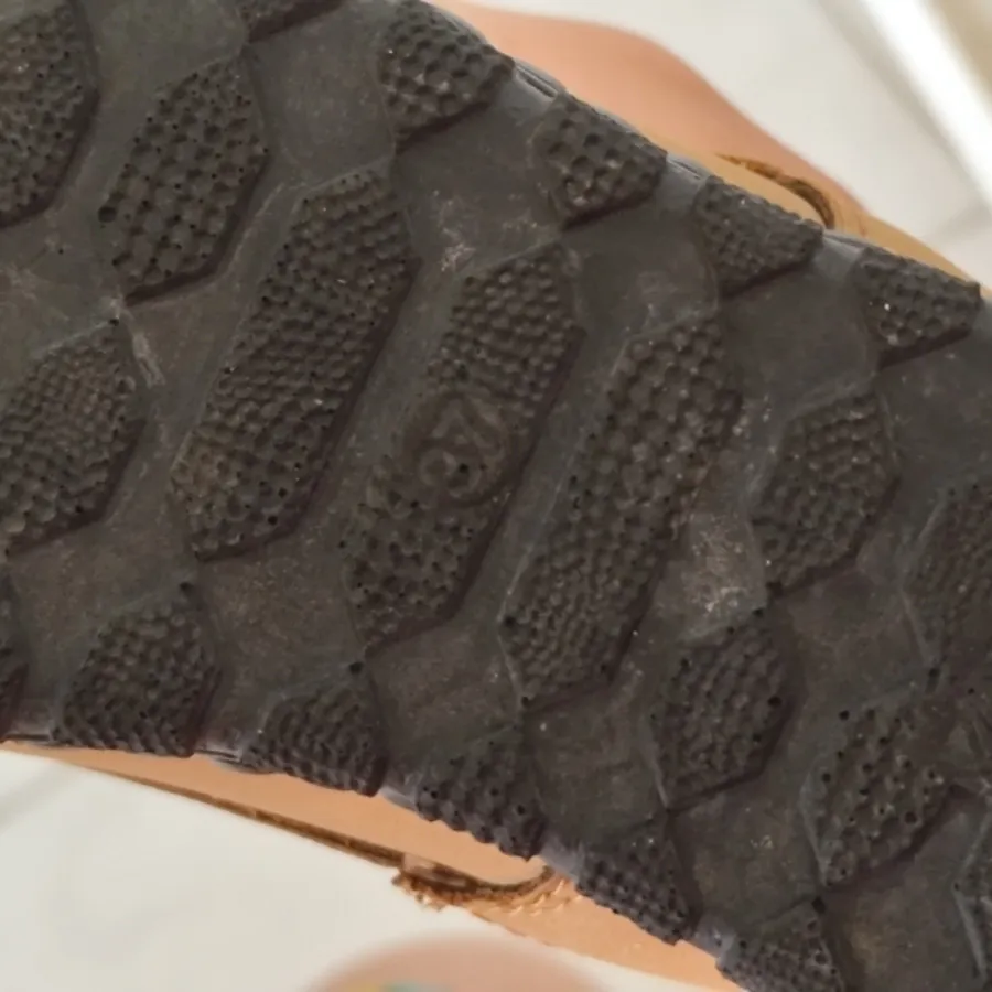 نیم بوت سایز 37