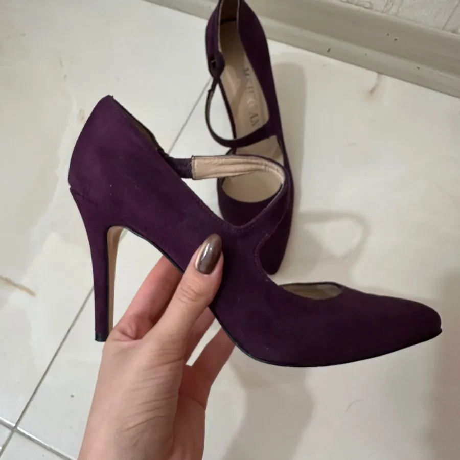 کفش پاشنه بلند