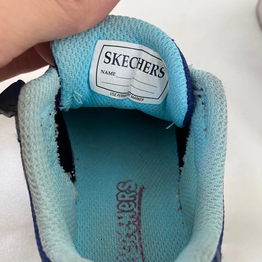 کفش برند اسکیچرز