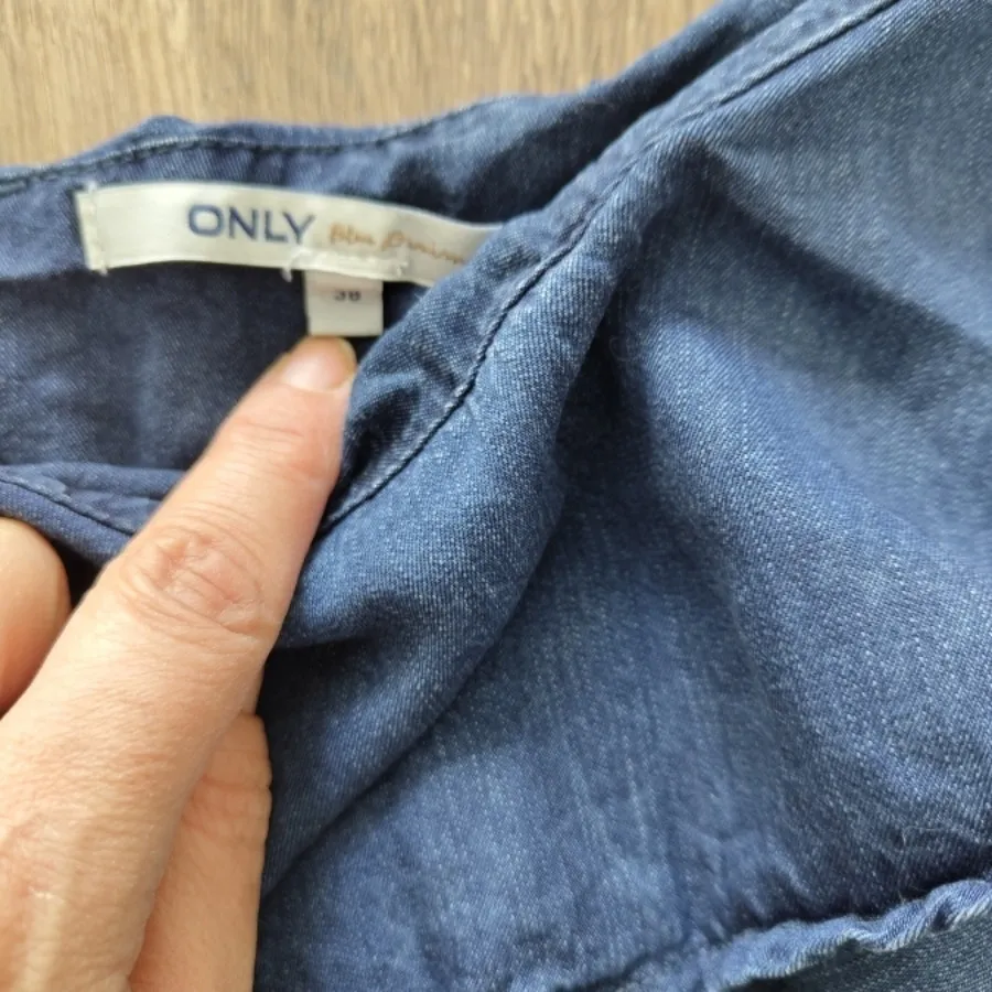 شومیز یقه قایقی