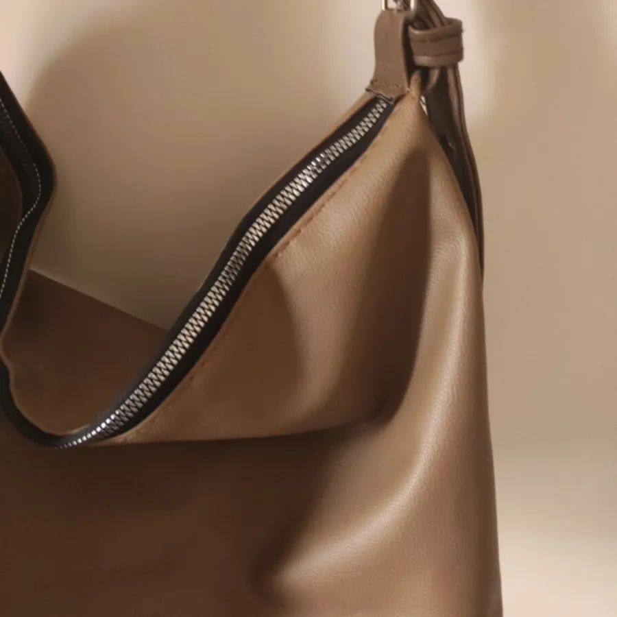 کیف بزرگ لش