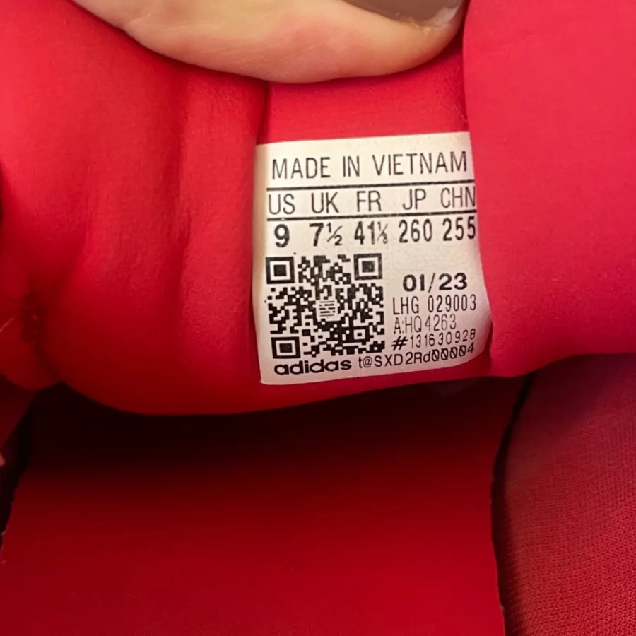 کفش اورجینال adidas