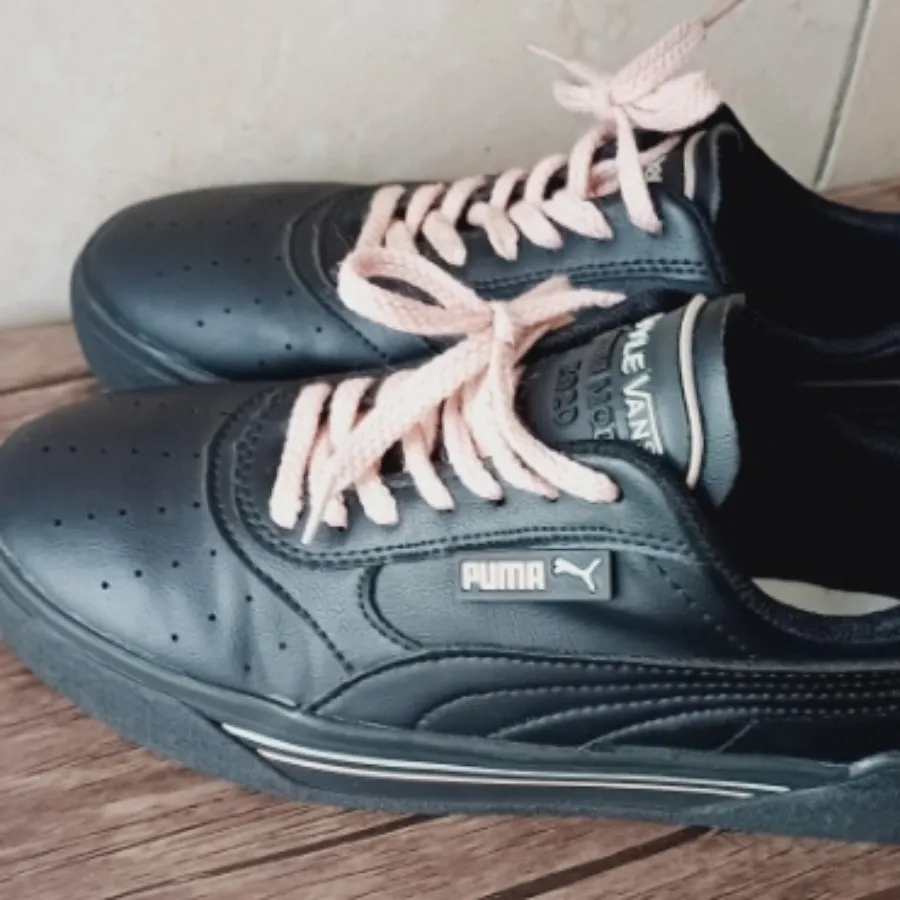 کتانی مارک Puma سایز 38