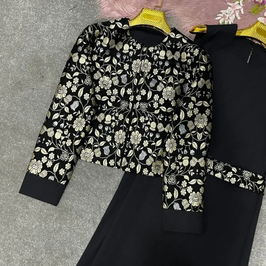 کت و سارافون