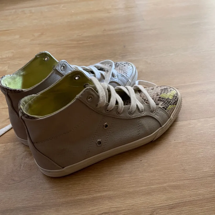 کفش برند برشکا