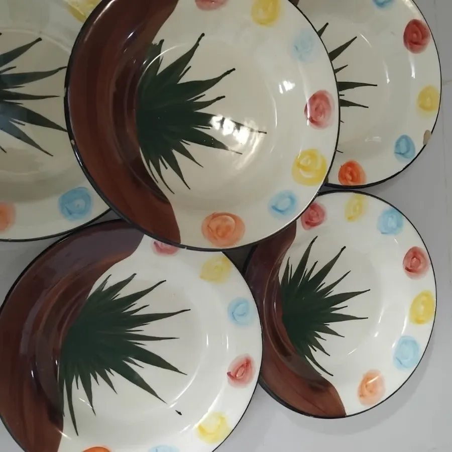 بشقاب خورشت خوری