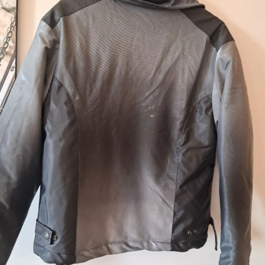 کاپشنت برند آرمانی