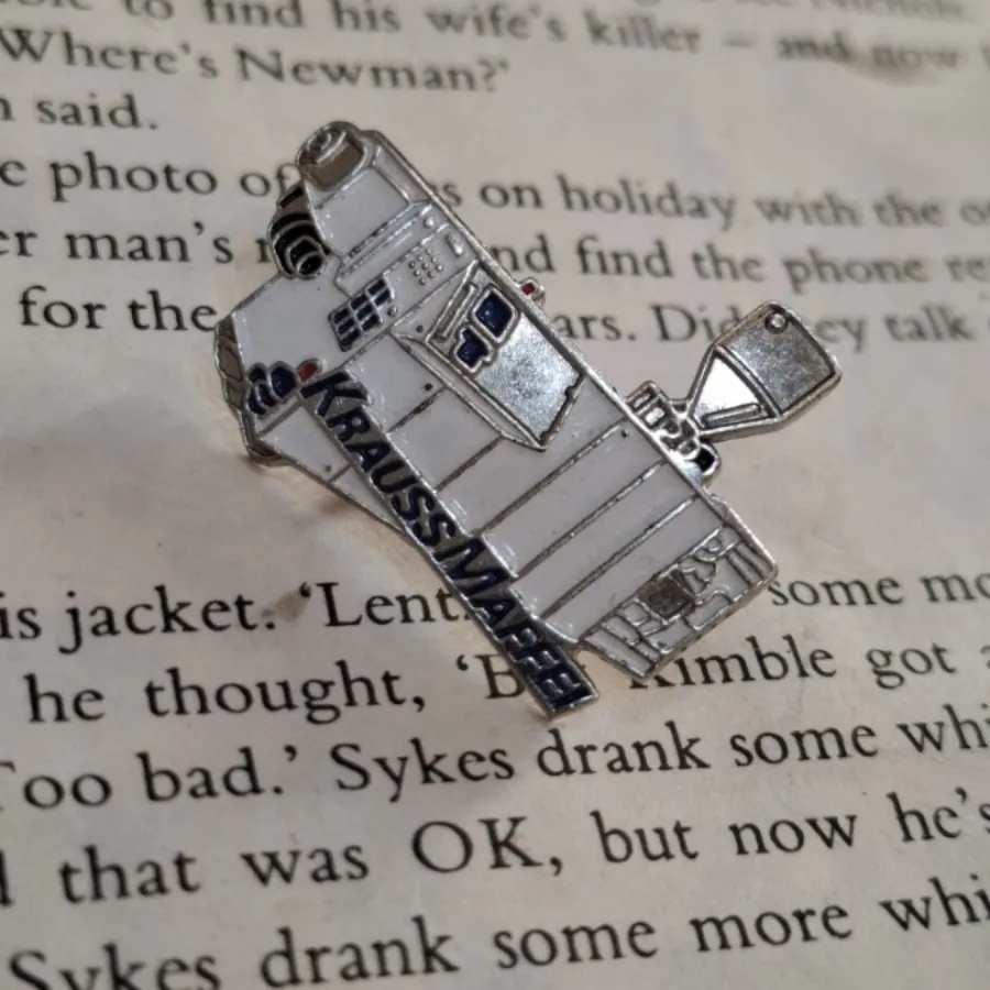 پین لباس یا سنجاقسینه