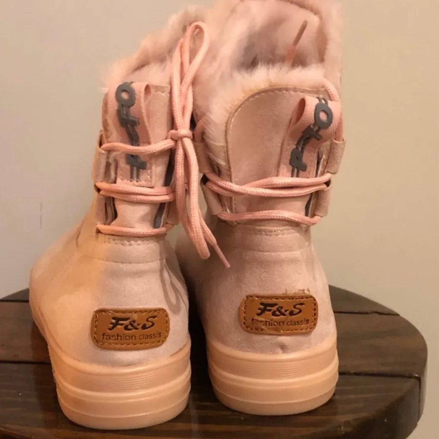 نیم بوت صورتی عروسکی