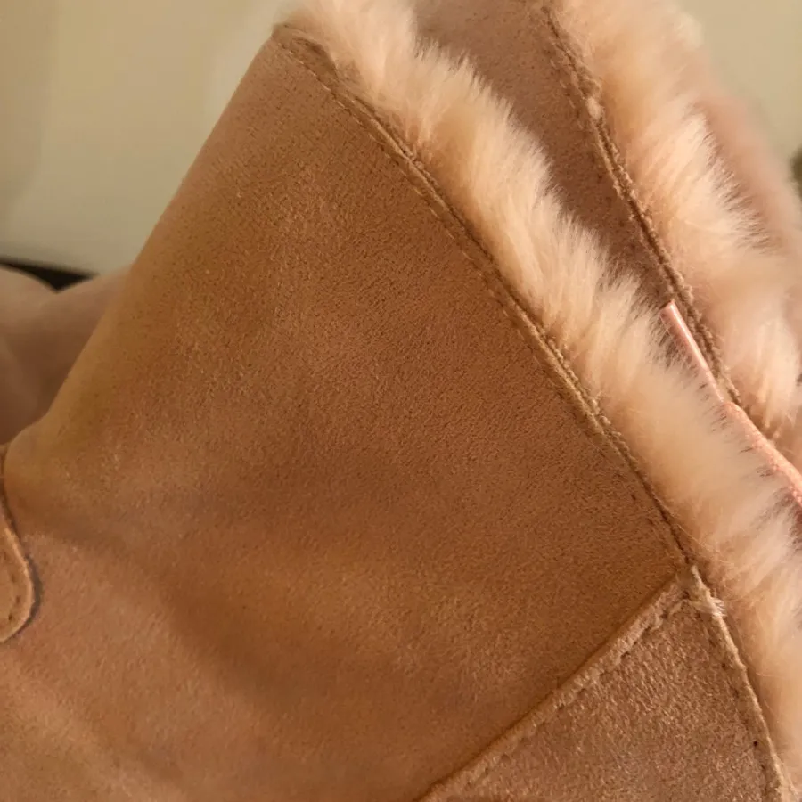 نیم بوت صورتی عروسکی